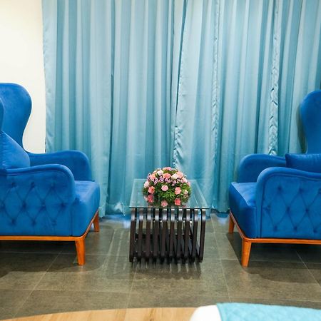 Blue Castle Hotel Thiruvananthapuram Eksteriør billede