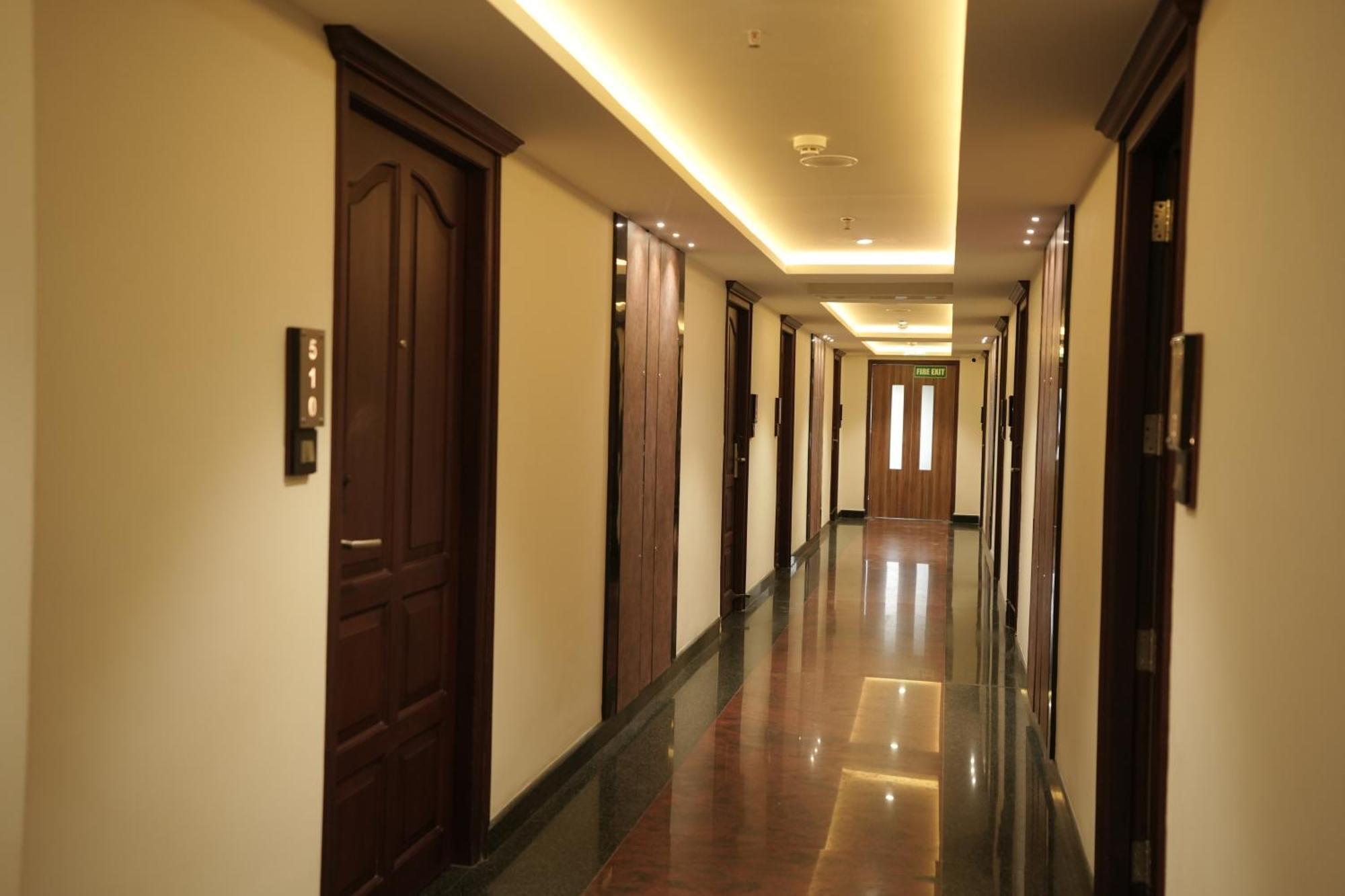 Blue Castle Hotel Thiruvananthapuram Eksteriør billede
