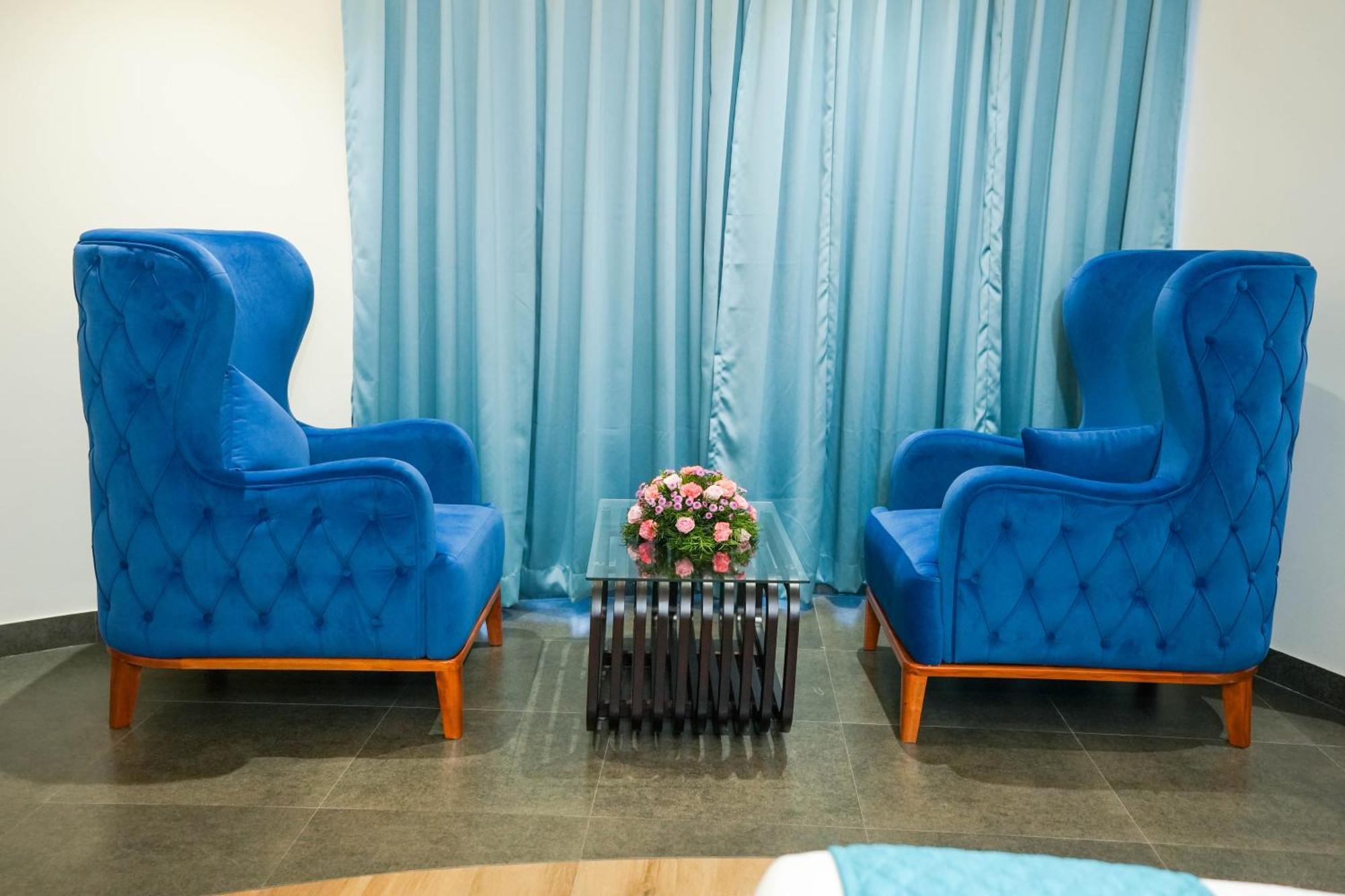 Blue Castle Hotel Thiruvananthapuram Eksteriør billede